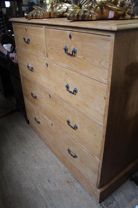 Large Victorian pine chest of drawers